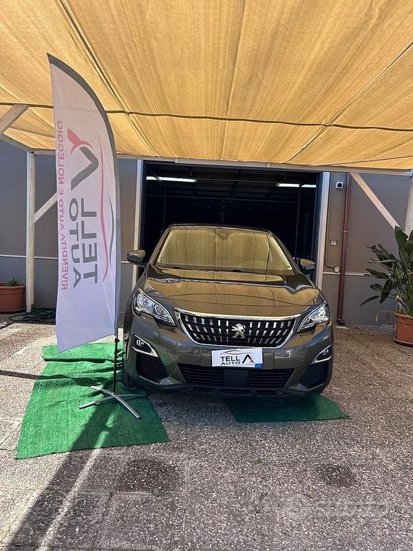 Usata Peugeot 3008 Business-Line 120 CV (88 kW) 2017 Marrone SUV