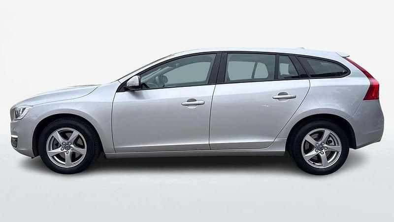 Usata Volvo V60 Momentum 150 CV (110 kW) 2018 Grigio chiaro Station wagon