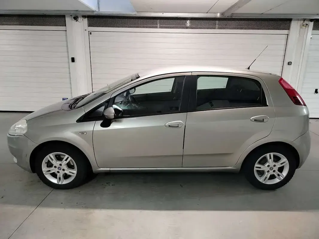 Usata Fiat Grande Punto 90 CV (66 kW) 2008 Argento Utilitaria