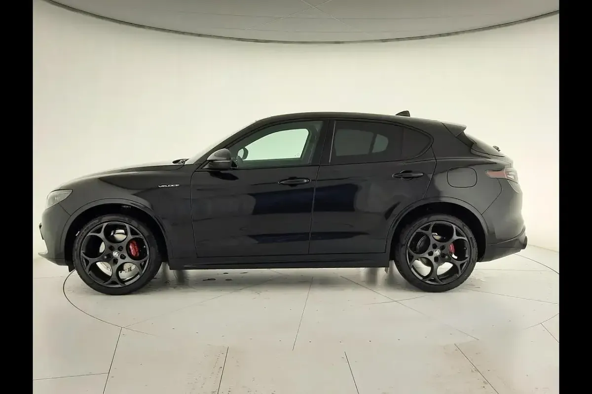 Nuova Alfa Romeo Stelvio Veloce 210 CV (154 kW) 2026 Nero SUV