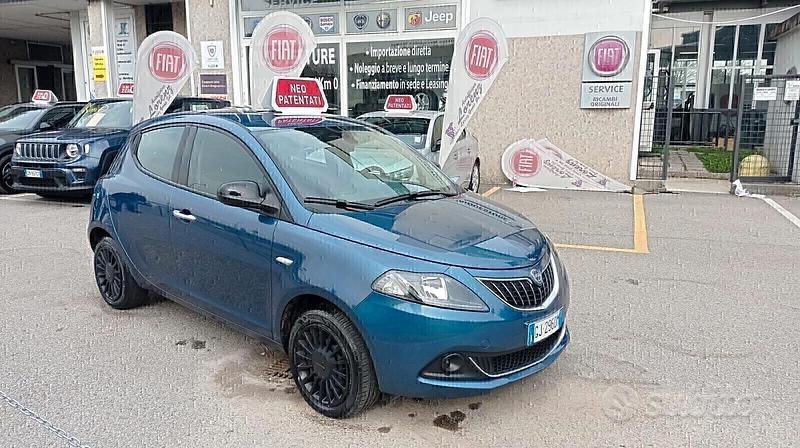 Usata Lancia Ypsilon S 69 CV (50 kW) 2022 Blu/azzurro Utilitaria