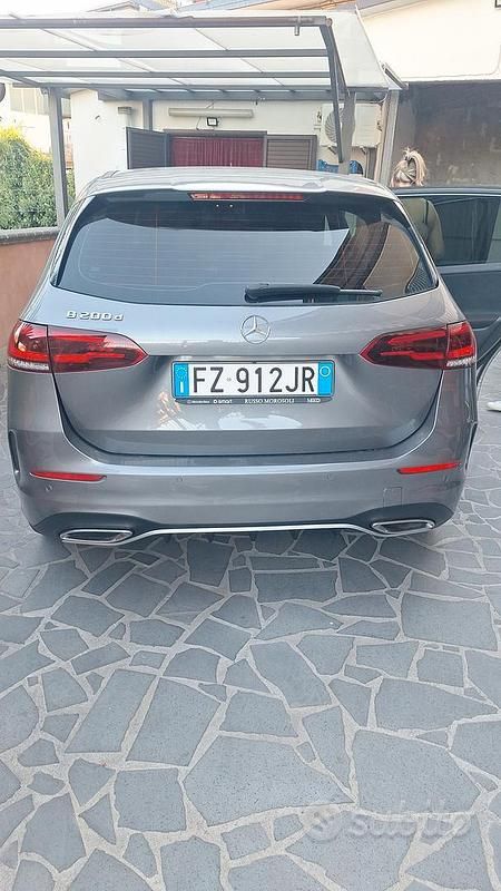Usata Mercedes B200 2020 Grigio Monovolume