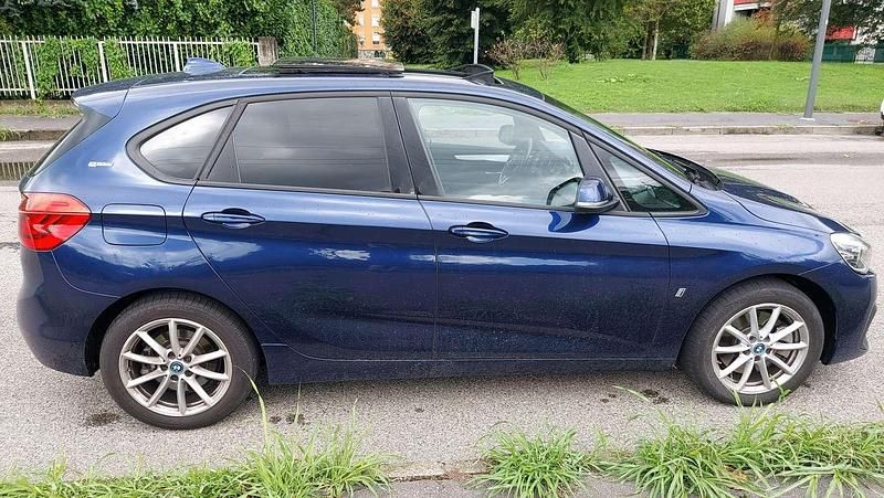 Usata BMW 225 Comfort Edition 136 CV (100 kW) 2018 Blu/azzurro Monovolume