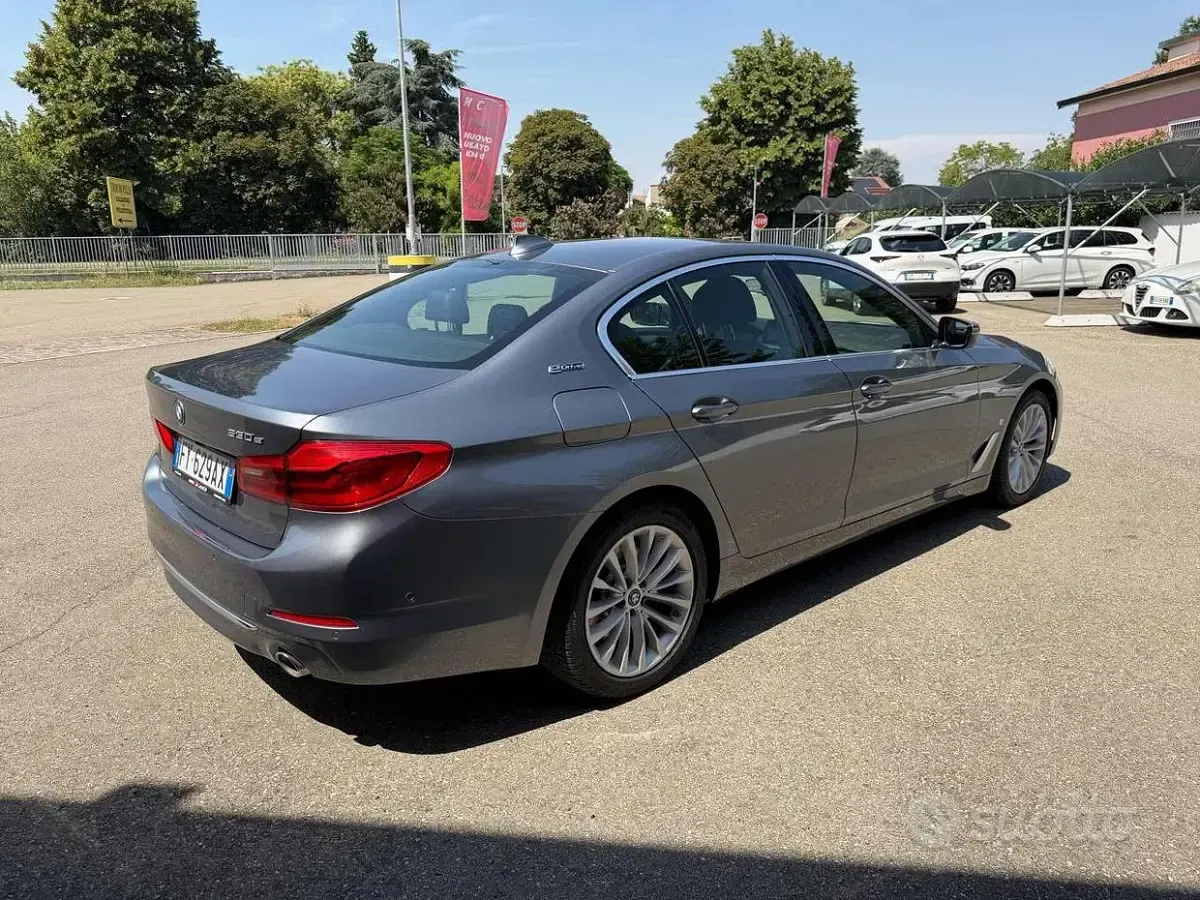 Usata BMW 530e Luxury Line 184 CV (135 kW) 2019 Grigio Berlina