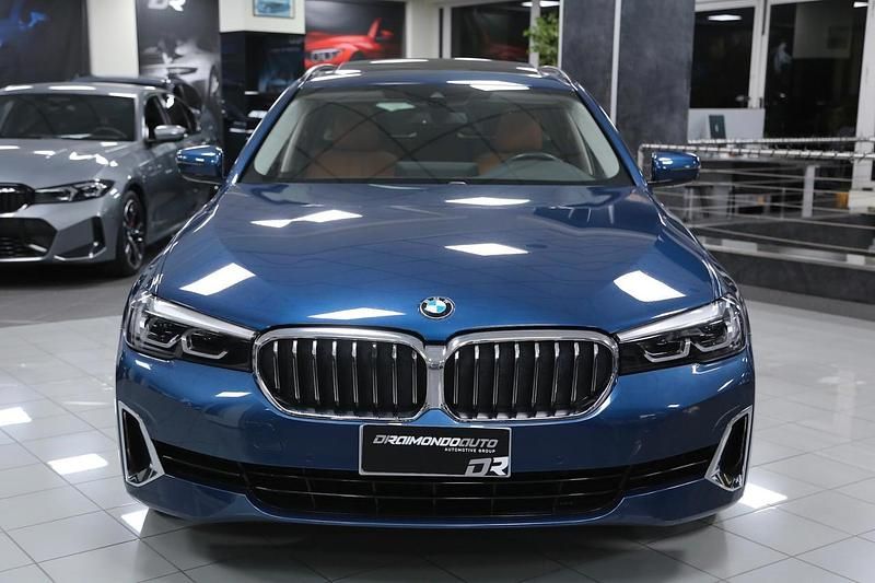 Usata BMW 530 Luxury Line 249 CV (183 kW) 2021 Blu Station wagon