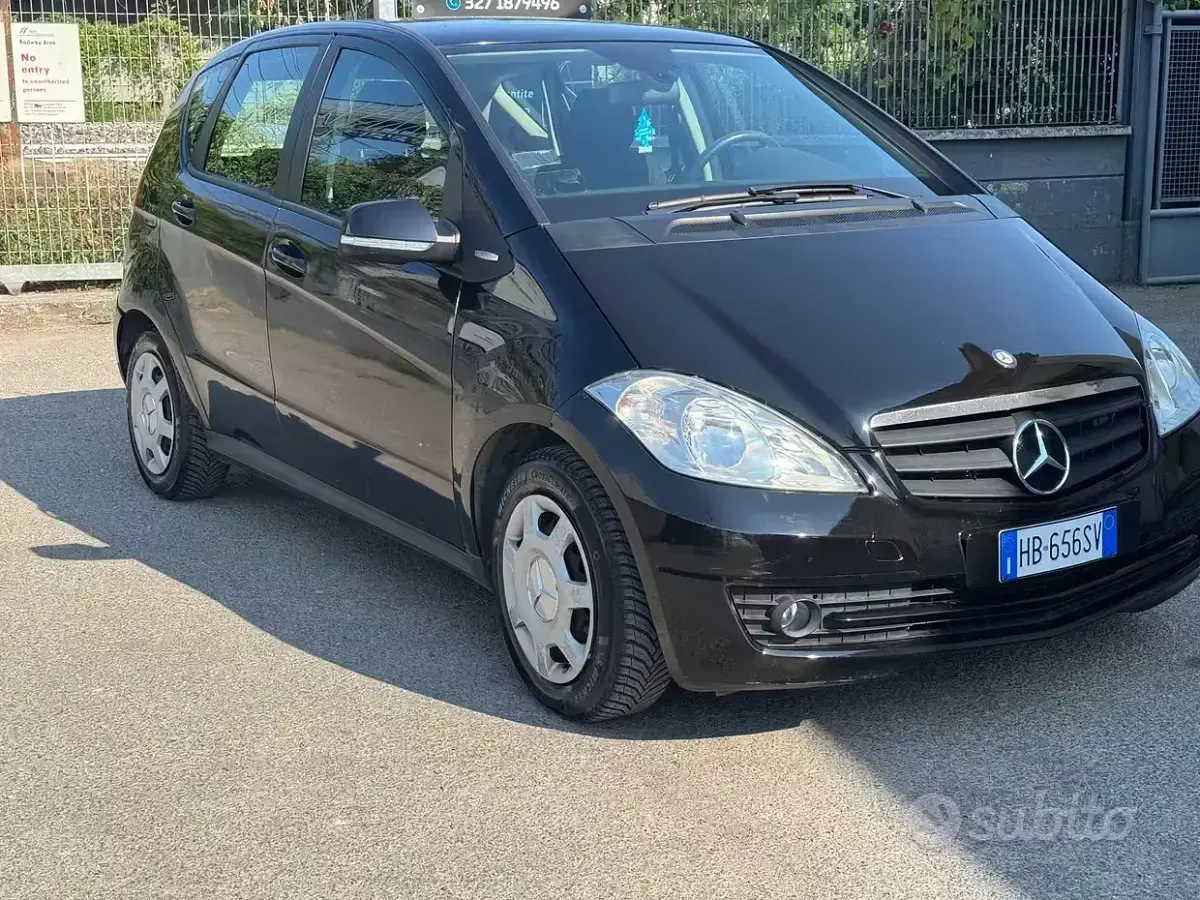 Usata Mercedes A160 Avantgarde 95 CV (69 kW) 2011 Nero Utilitaria