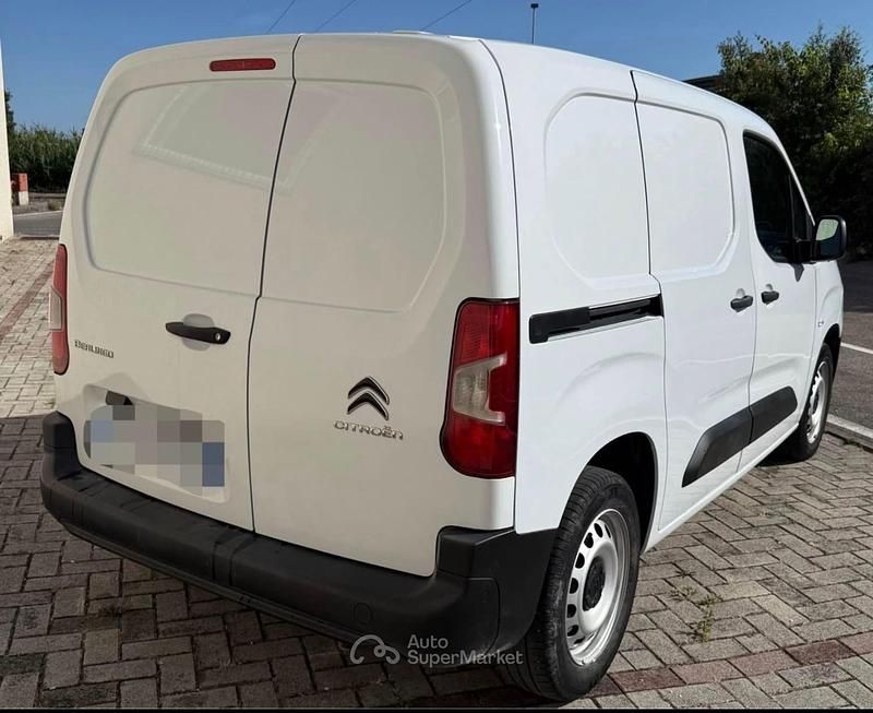 Usata Citroën Berlingo 131 CV (96 kW) 2023 Bianco Monovolume