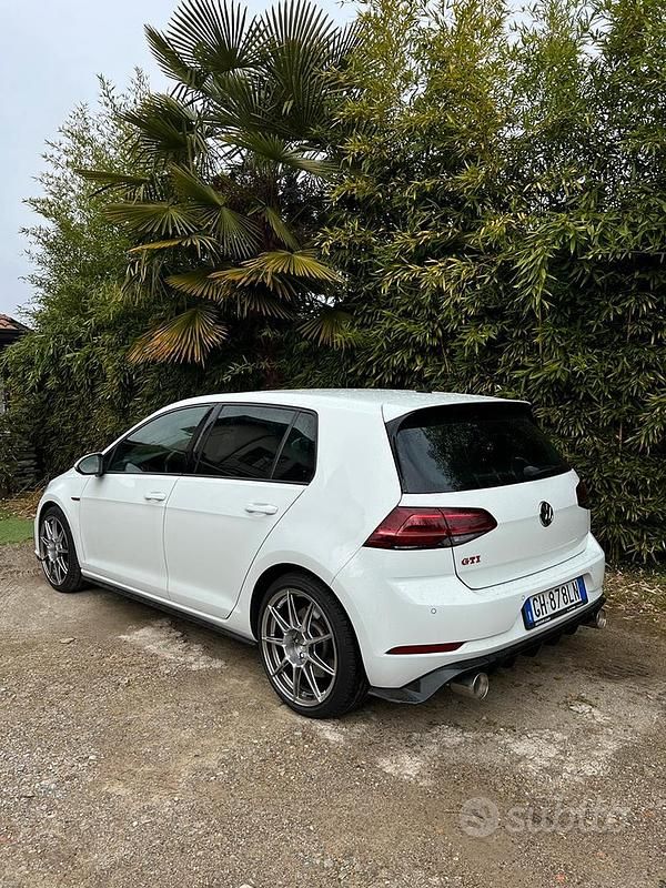 Usata VW Golf VII GTI 245 CV (180 kW) 2017 Berlina