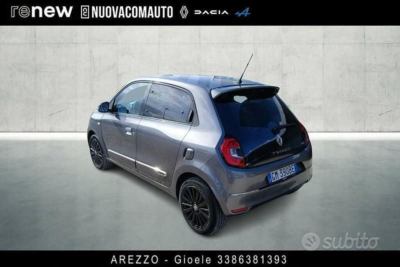 Usado Renault Twingo Urban Night 60 kW (82 HP) 2022 Cinzento Citadino