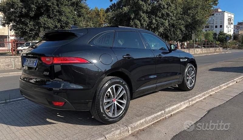 Usata Jaguar F-Pace R-Sport 180 CV (132 kW) 2018 Nero SUV