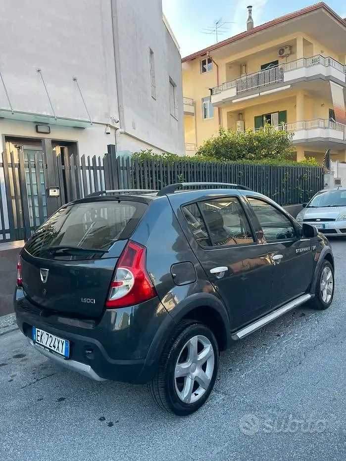 Usata Dacia Sandero Stepway 90 CV (66 kW) 2012 Grigio Berlina
