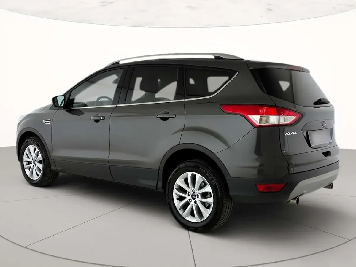 Usata Ford Kuga S 120 CV (88 kW) 2016 Grigio metallizzato scuro SUV