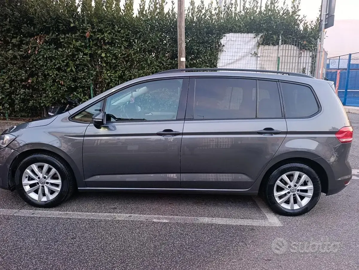 Usata VW Touran 102 CV (75 kW) 2018 Grigio Monovolume