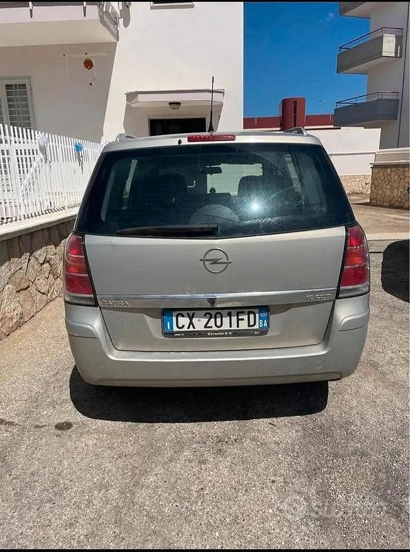 Usata Opel Zafira 2005 Monovolume