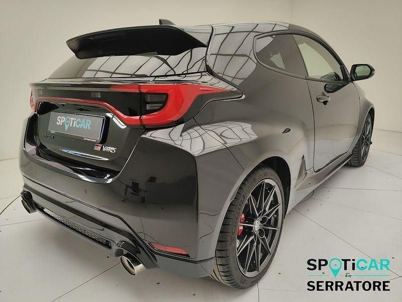 Usata Toyota Yaris 280 CV (205 kW) 2025 Nero Berlina