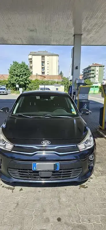 Usata Kia Rio 101 CV (74 kW) 2017 Berlina