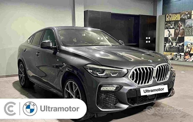 Usata BMW X6 M Sport 340 CV (250 kW) 2021 Artik grau metallizzato SUV