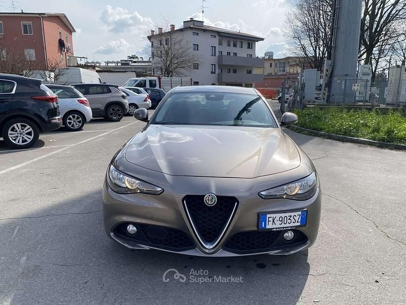Usata Alfa Romeo Giulia Business 150 CV (110 kW) 2017 Grigio Berlina