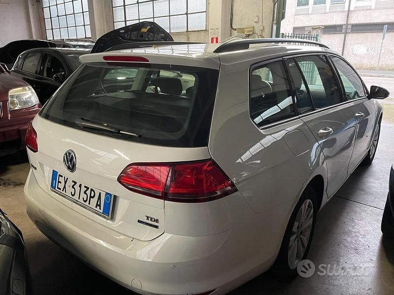 Usata VW Golf VII Highline 105 CV (77 kW) 2014 Bianco pastello Station wagon
