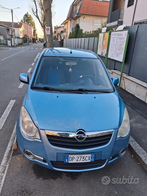 Usata Opel Agila 86 CV (63 kW) 2008 Blu Utilitaria