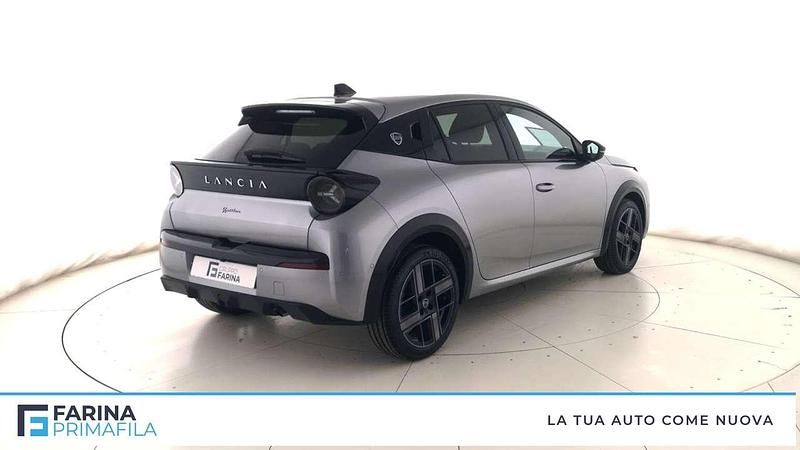 Nuova Lancia Ypsilon 101 CV (74 kW) 2025 Grigio chiaro Utilitaria