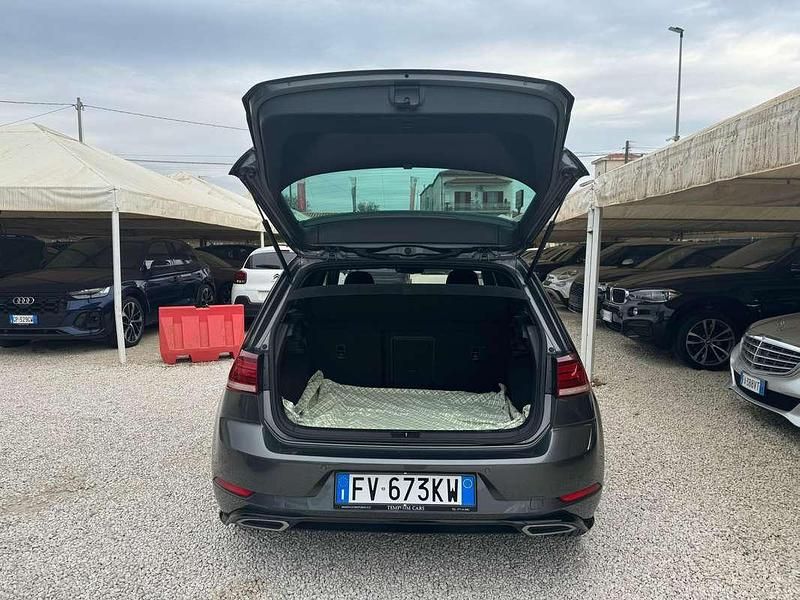Usata VW Golf VII Sportline 116 CV (85 kW) 2019 Grigio Berlina