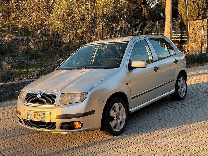Usata Skoda Fabia 105 CV (77 kW) 2004 Grigio Berlina