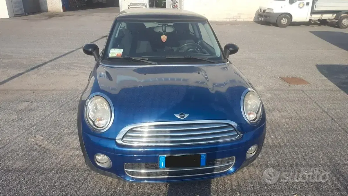 Usata Mini Cooper D 109 CV (80 kW) 2009 Blu Utilitaria