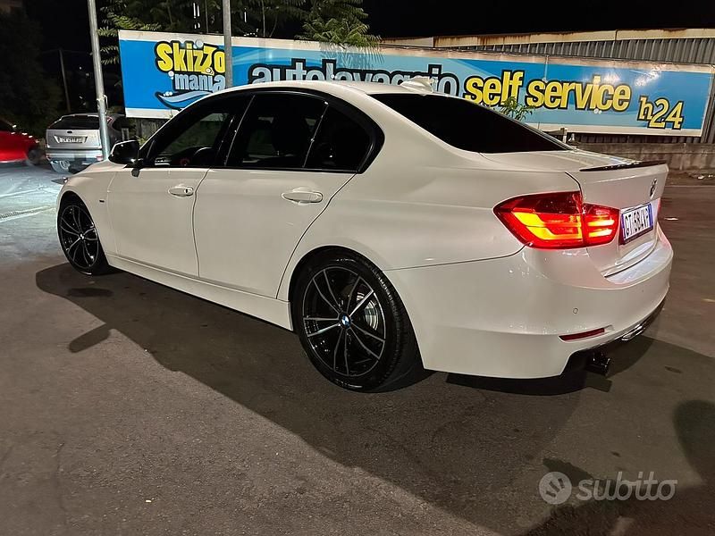 Usata BMW 320 Sport Line 184 CV (135 kW) 2014 Bianco Berlina