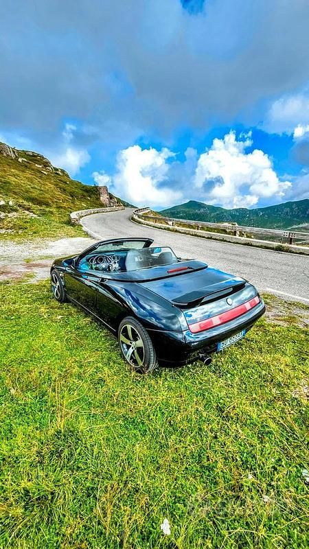 Usata Alfa Romeo Spider 144 CV (105 kW) 1999 Nero Cabrio