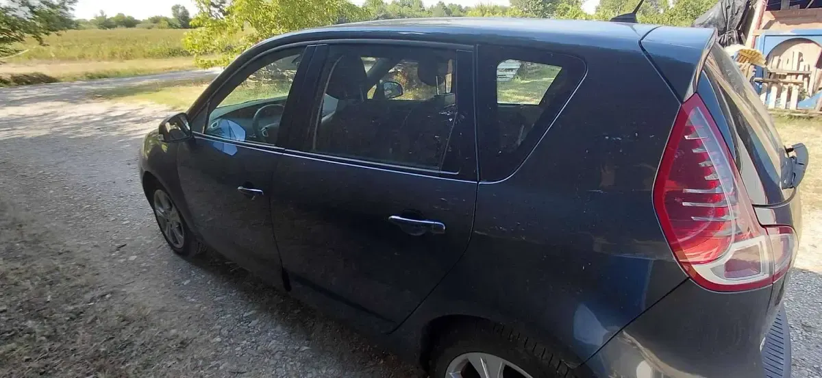 Usata Renault Scénic III Luxe 110 CV (80 kW) 2012 Nero Monovolume