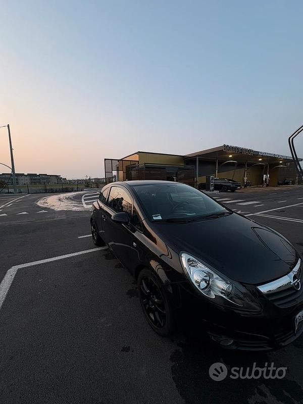 Usata Opel Corsa Sport 80 CV (58 kW) 2009 Nero Utilitaria