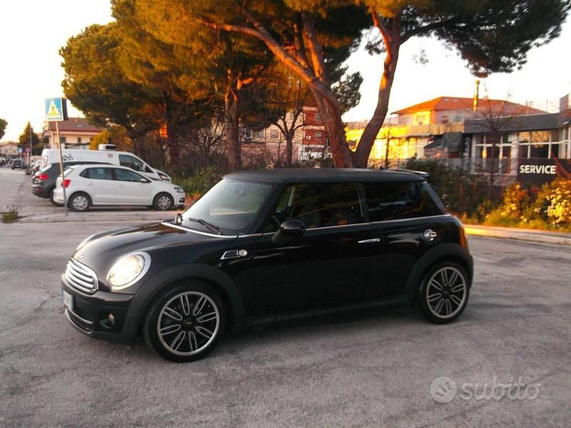 Usata Mini Cooper D 90 CV (66 kW) 2009 Nero Utilitaria
