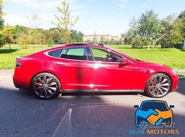 Usata Tesla Model S Performance 278 kW (378 CV) 2015 Rosso Utilitaria