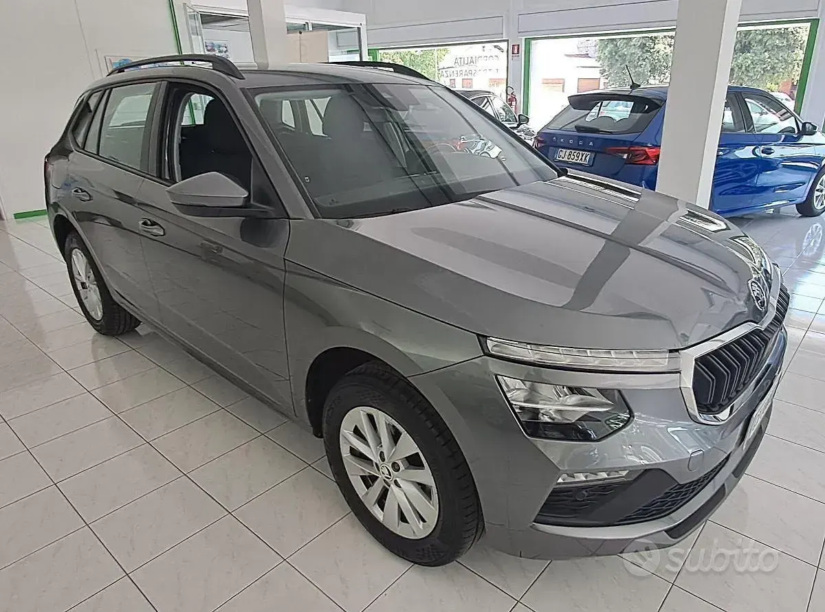 Usata Skoda Kamiq Selection 95 CV (69 kW) 2024 Grigio SUV