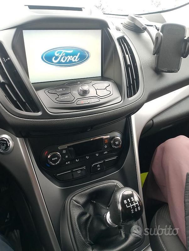 Usata Ford Kuga 120 CV (88 kW) 2016 Bianco SUV