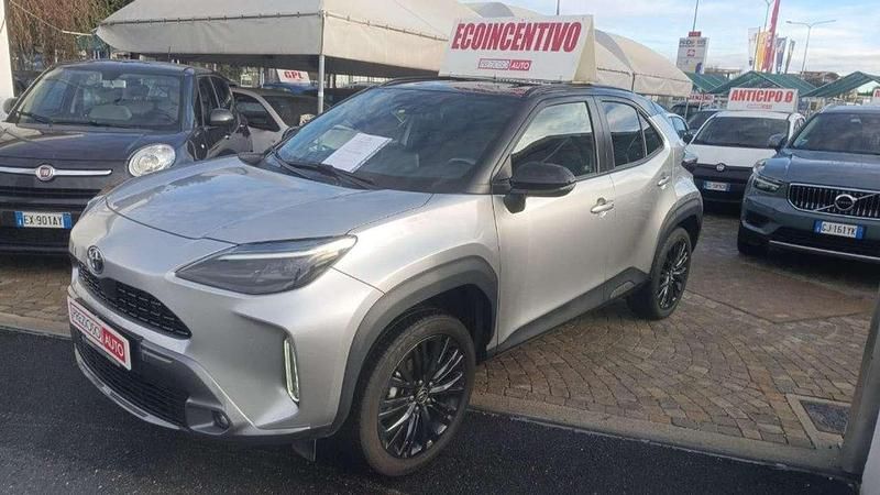 Argento Usata 2023 Toyota Yaris Cross SUV | 24.950 € (Buon prezzo) - Immagine 1/4