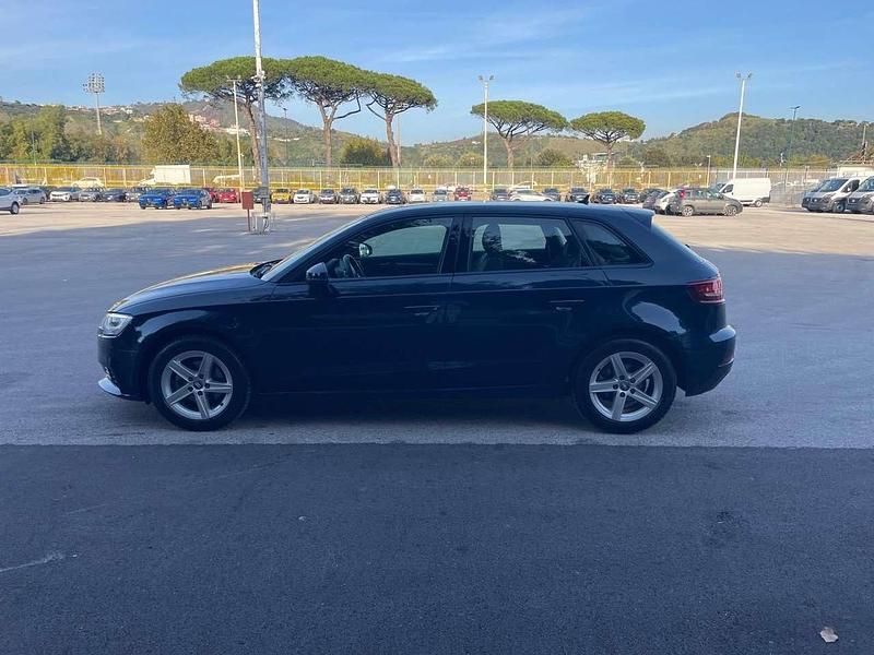 Usata Audi A3 Business 150 CV (110 kW) 2019 Blu Berlina