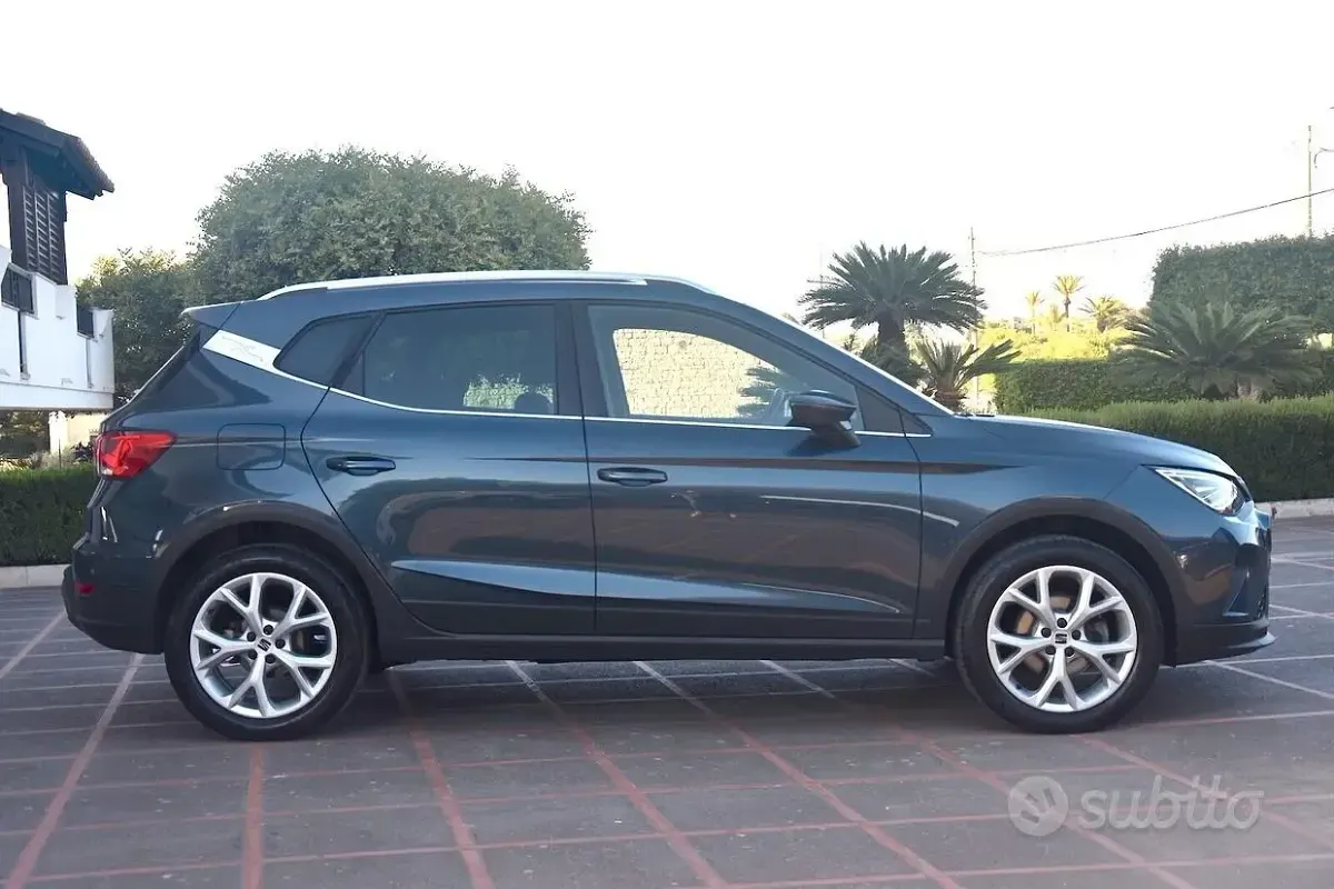 Usata Seat Arona FR 110 CV (80 kW) 2023 Grigio SUV