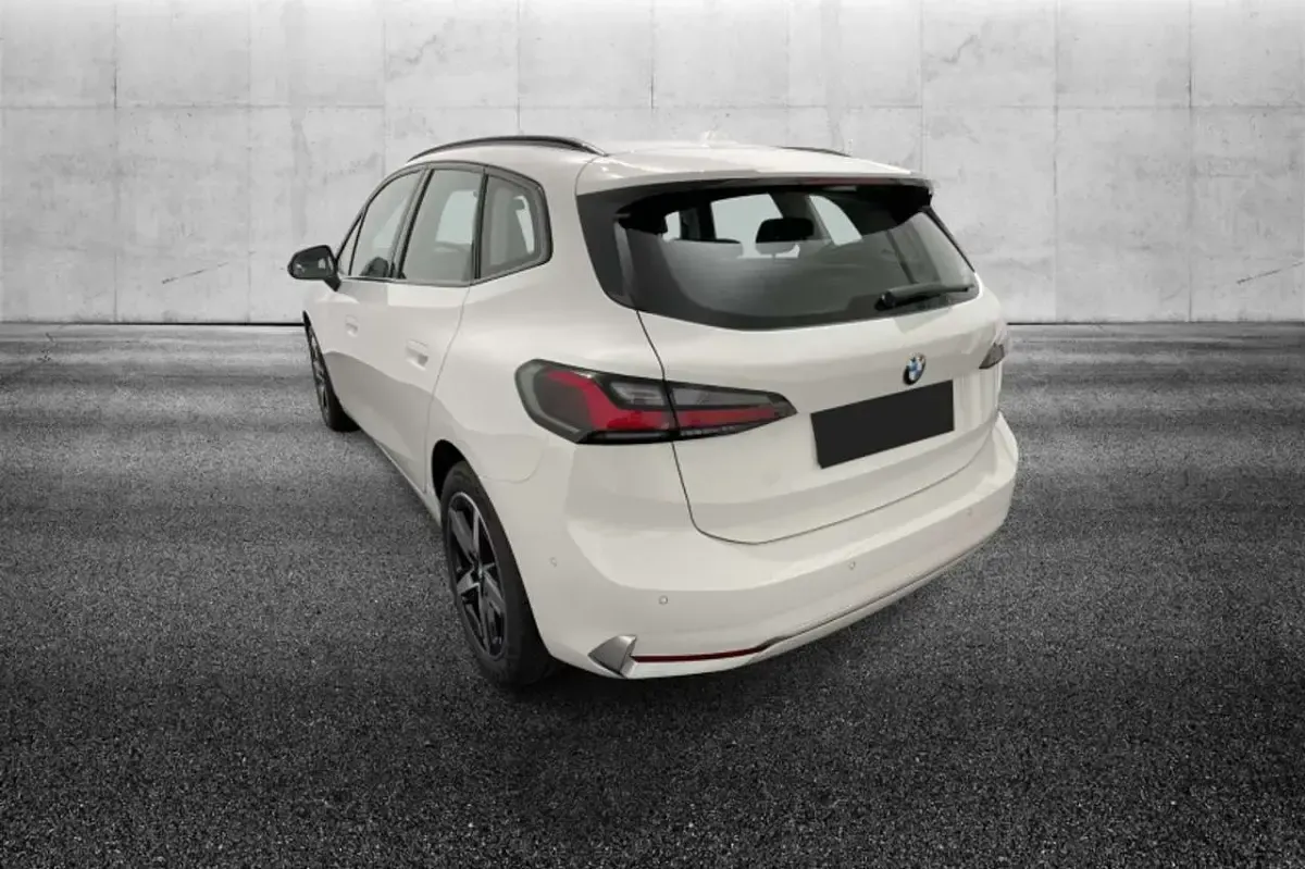 Usata BMW 218 Active Tourer 150 CV (110 kW) 2023 Bianco Monovolume