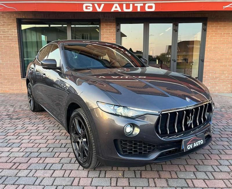 Begagnad Maserati Levante 275 HK (202 kW) 2020 Grå SUV