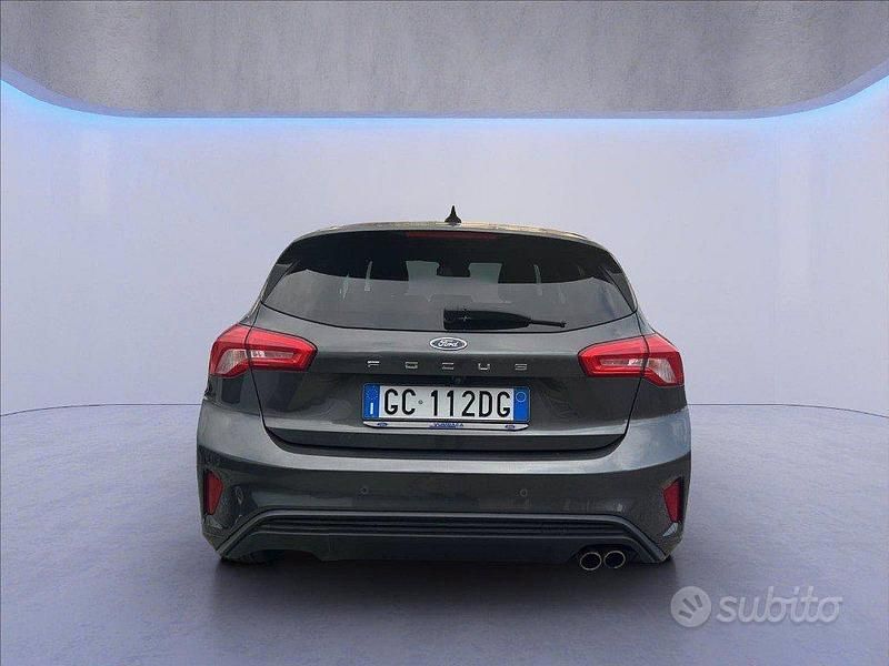 Usata Ford Focus ST-Line 120 CV (88 kW) 2020 Grigio Berlina
