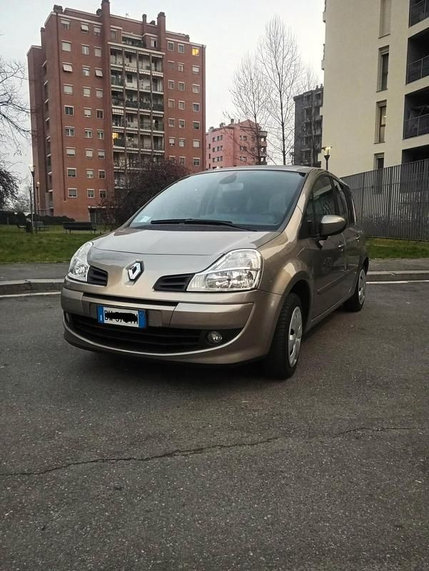Usata Renault Modus Dynamique 74 CV (54 kW) 2009 Marrone Monovolume