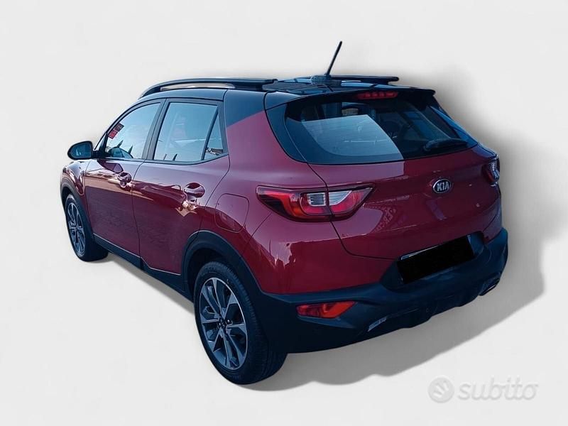 Usata Kia Stonic Style 101 CV (74 kW) 2018 Rosso SUV