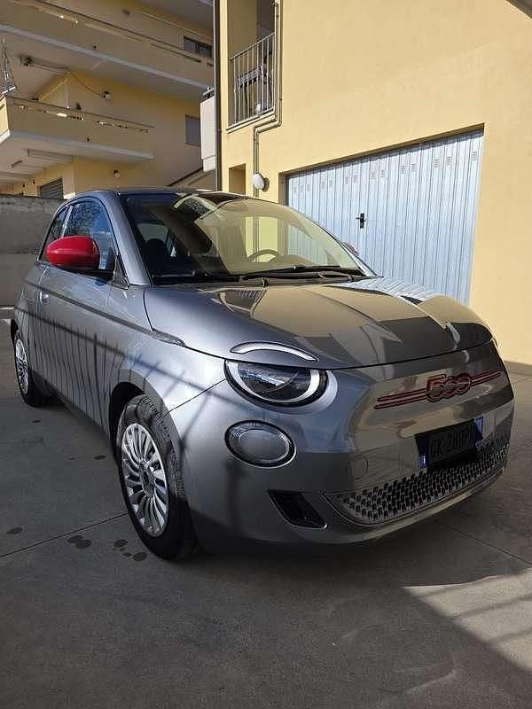 Usata Fiat 500e Red 42 kW (58 CV) 2022 Utilitaria