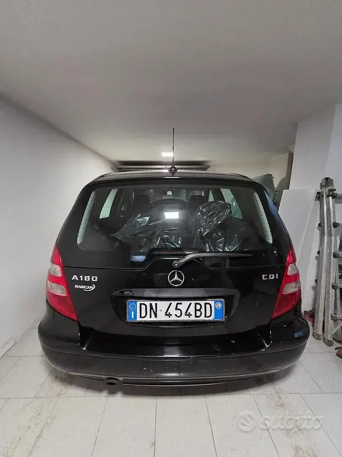 Occasion Mercedes A180 Avantgarde 109 ch (80 kW) 2008 Noir Berline
