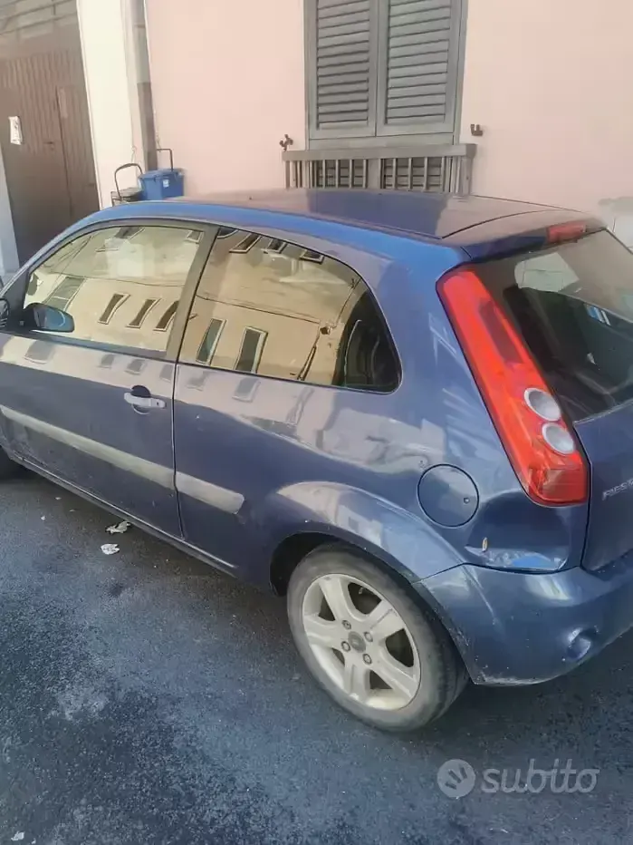 Usata Ford Fiesta 2006 Blu Utilitaria
