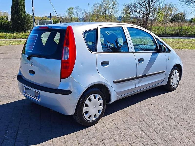 Usata Mitsubishi Colt Inform 75 CV (55 kW) 2006 Grigio Berlina