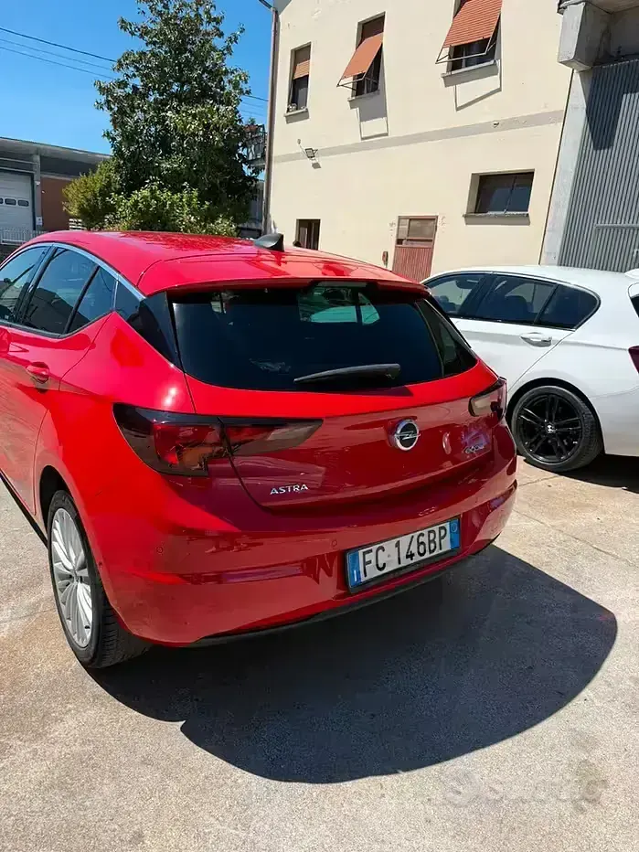 Usata Opel Astra 105 CV (77 kW) 2016 Rosso Berlina