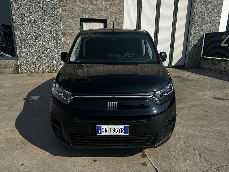 Usata Fiat Doblò 102 CV (75 kW) 2025 Nero Monovolume